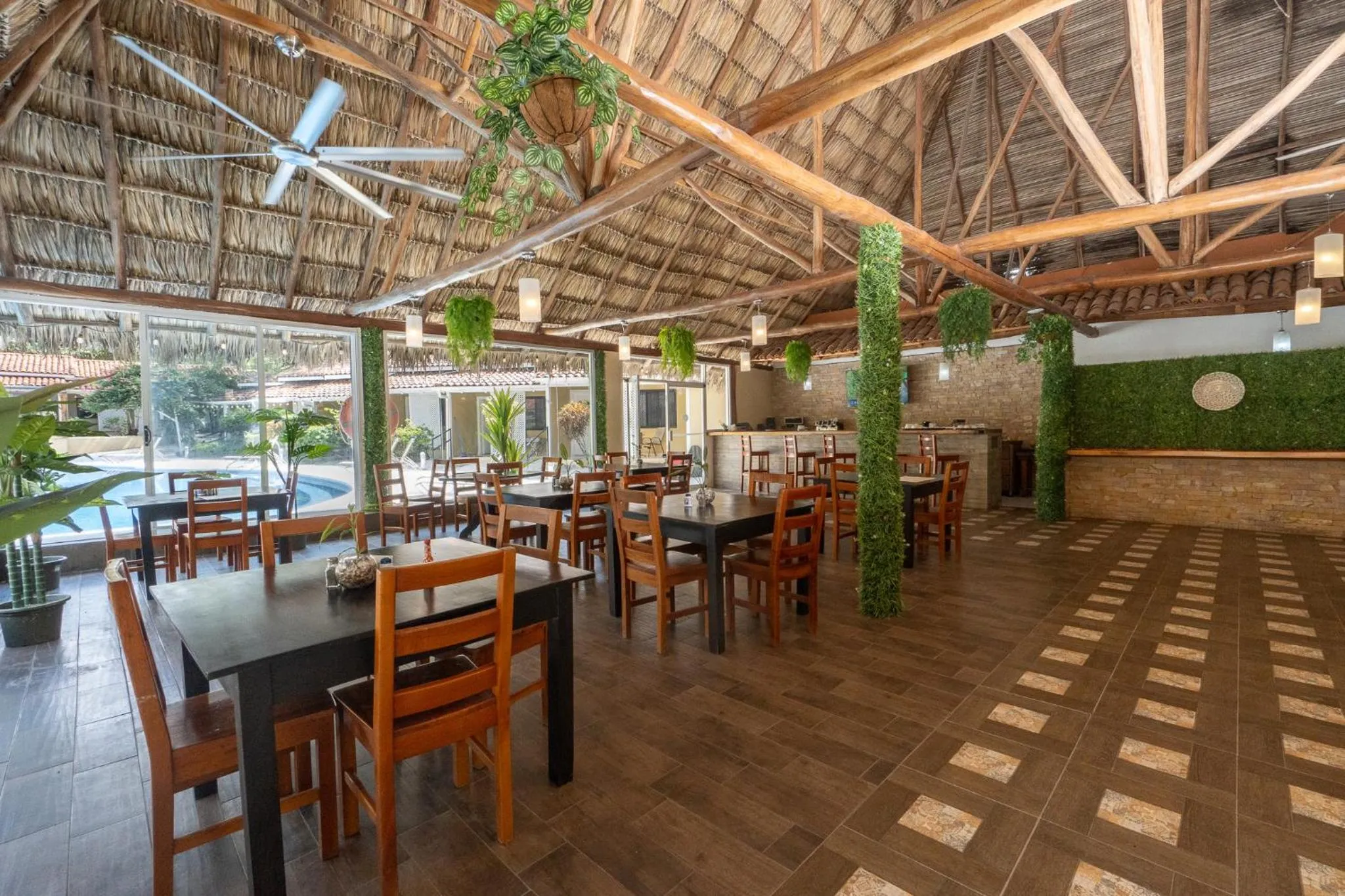 Restaurant/places to eat in Seis Playas Hotel