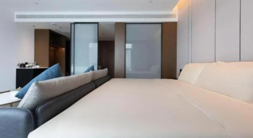 Bed in Atour Hotel Jinan Tangyan Century Avenue