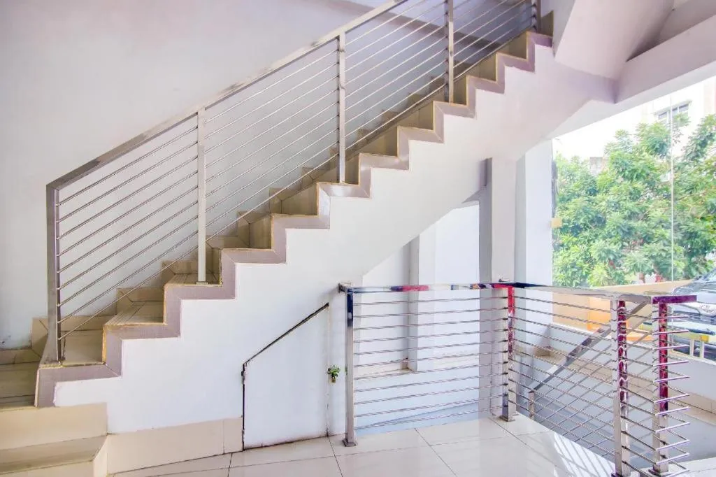 Collection O 91464 7 Dream Hotel