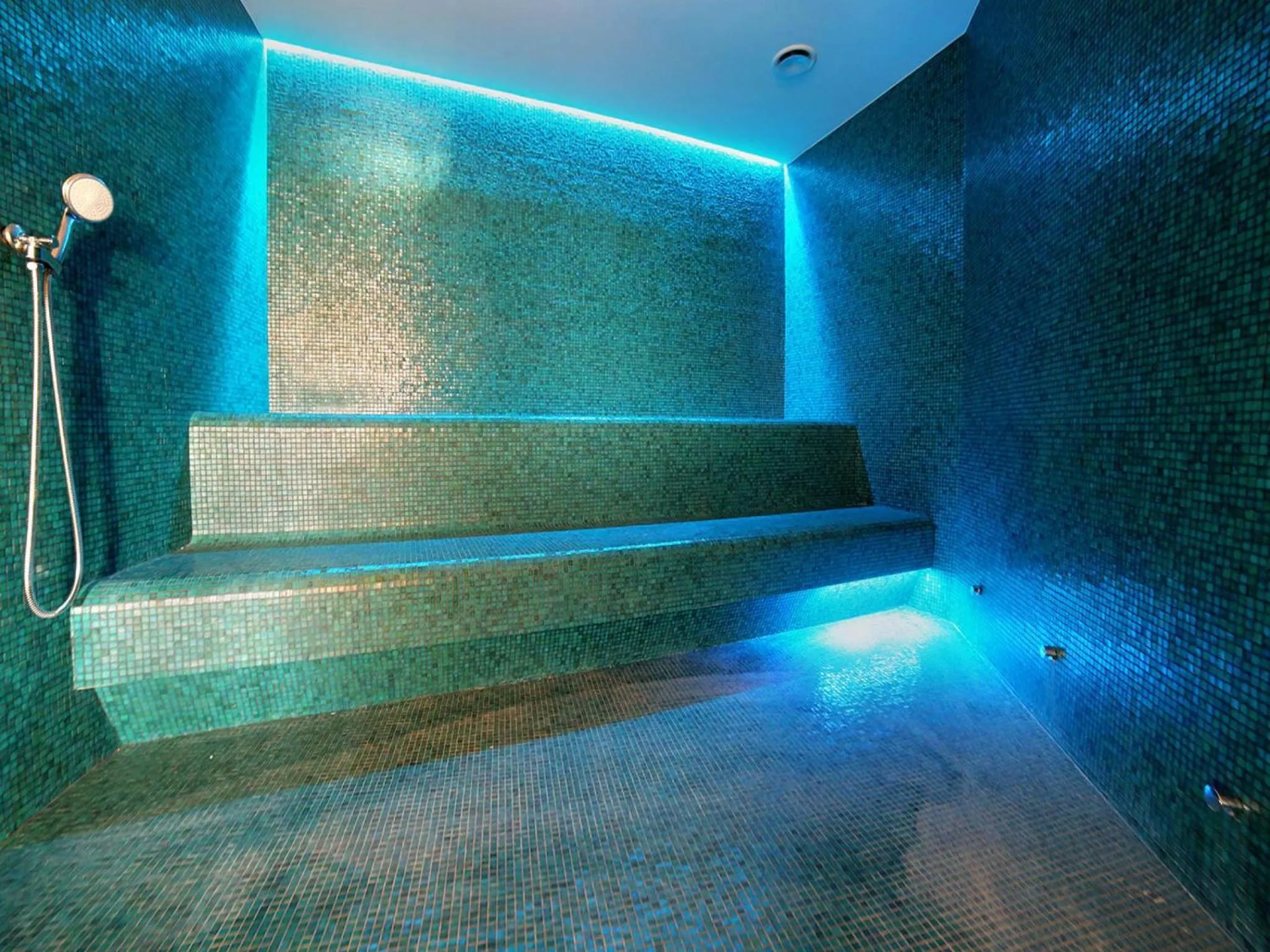 Shower in Przystań Hotel&Restaurants