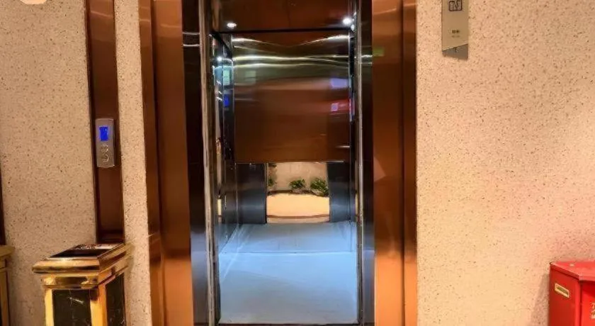 Borrman Hotel Wuhan Yellow Crane Tower Fuxing Road Metro Station