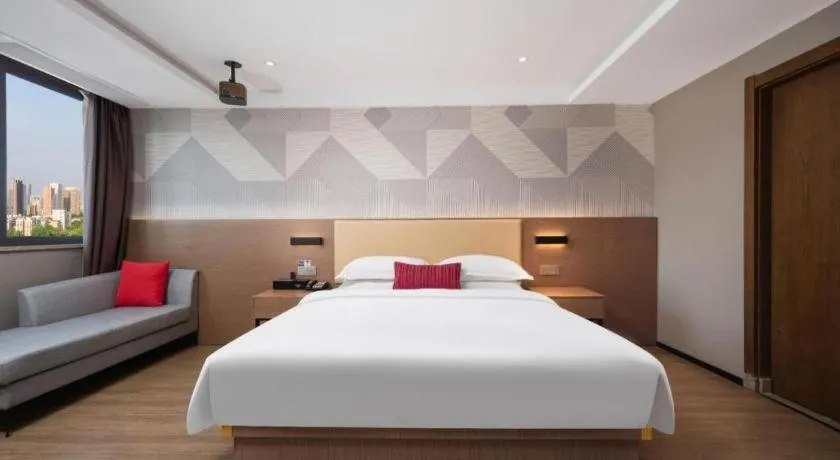 Bed in Borrman Hotel Wuhan Yellow Crane Tower Fuxing Road Metro Station