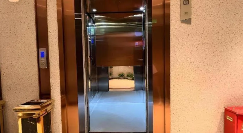 Borrman Hotel Wuhan Yellow Crane Tower Fuxing Road Metro Station