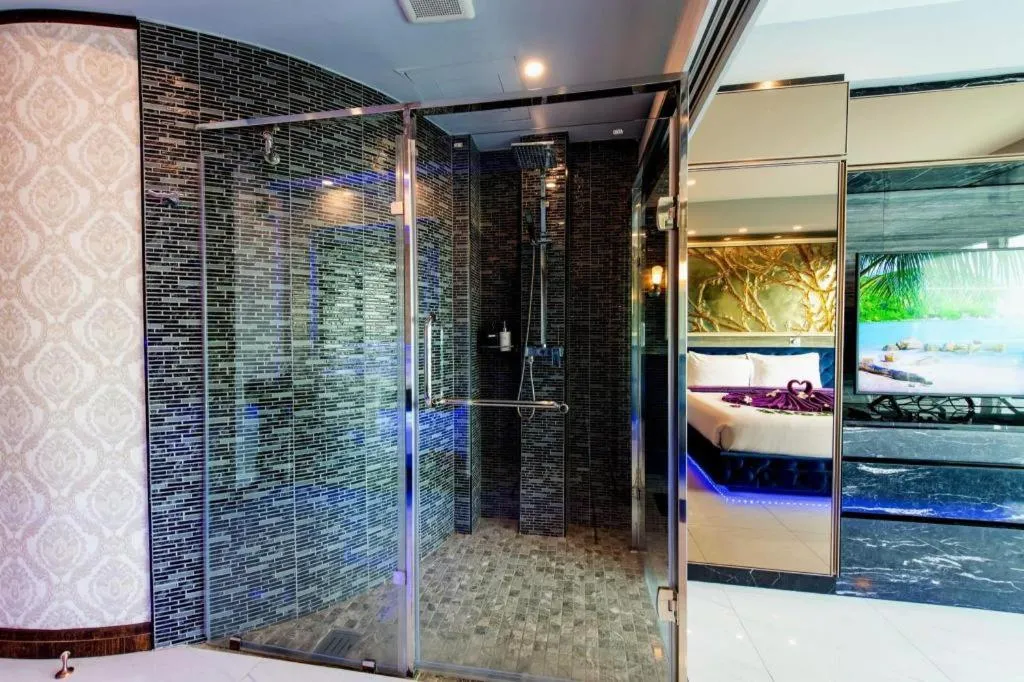 The Globe Hotel, Bar & Restaurant