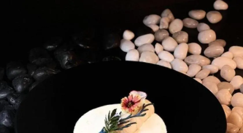 The Globe Hotel, Bar & Restaurant