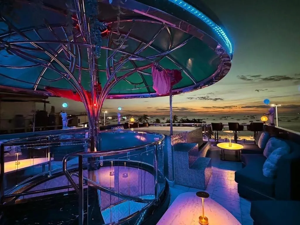 The Globe Hotel, Bar & Restaurant