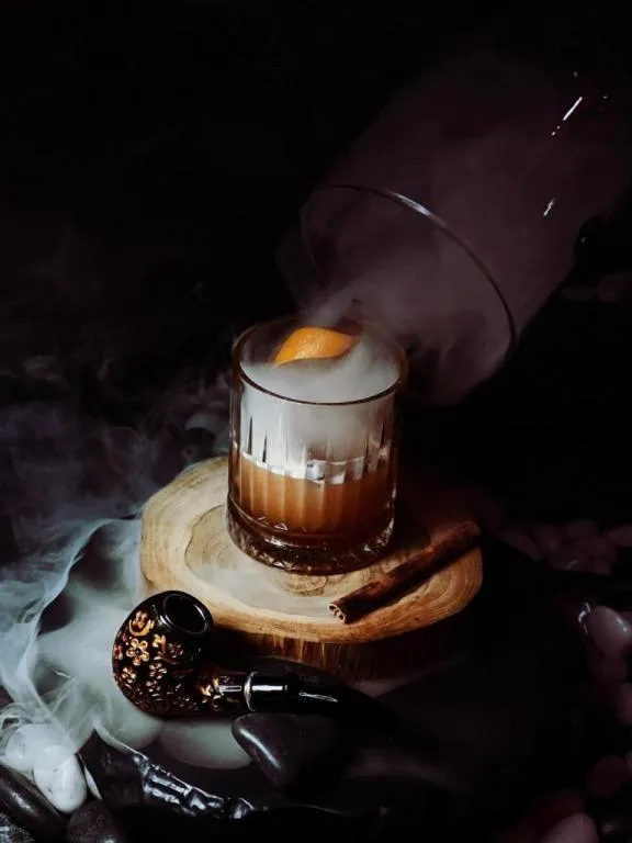 The Globe Hotel, Bar & Restaurant