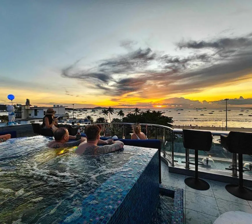 The Globe Hotel, Bar & Restaurant