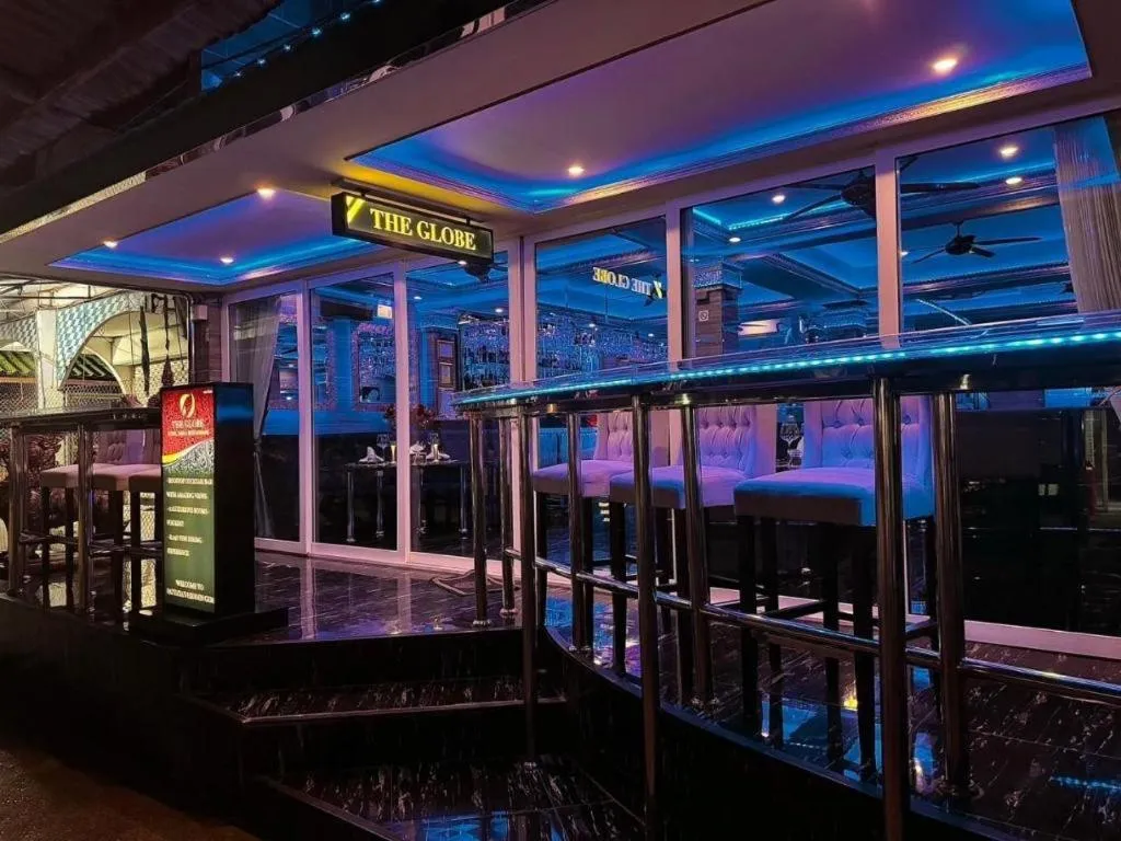 The Globe Hotel, Bar & Restaurant