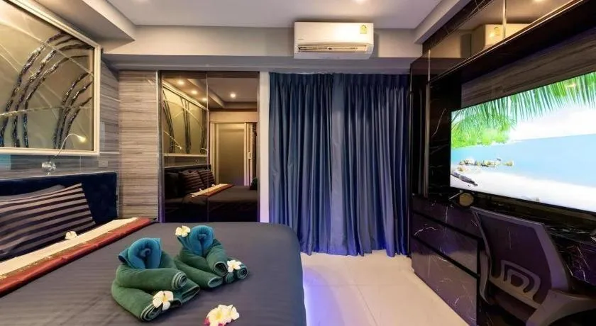 Bed in The Globe Hotel, Bar & Restaurant