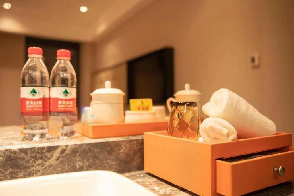 Yinhu Junyi Hotel（Wildlife Park）