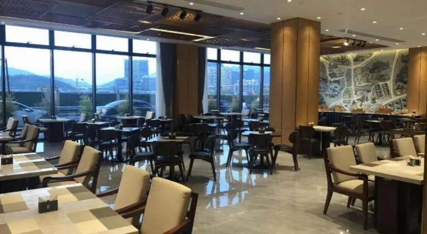 Yinhu Junyi Hotel（Wildlife Park）