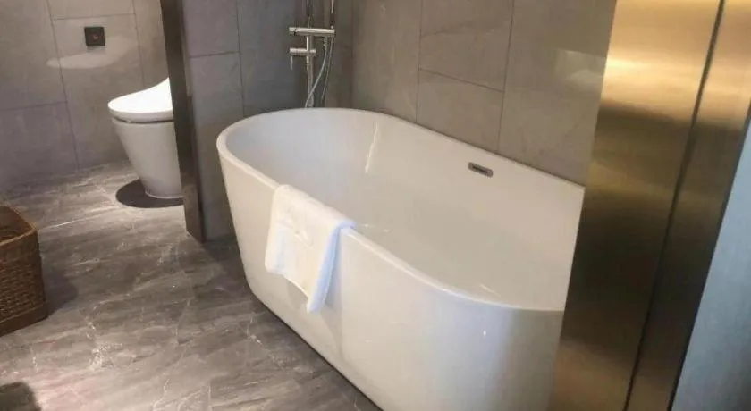 Yinhu Junyi Hotel（Wildlife Park）