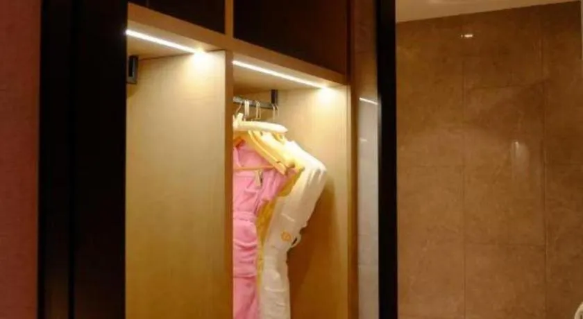 Yinhu Junyi Hotel（Wildlife Park）