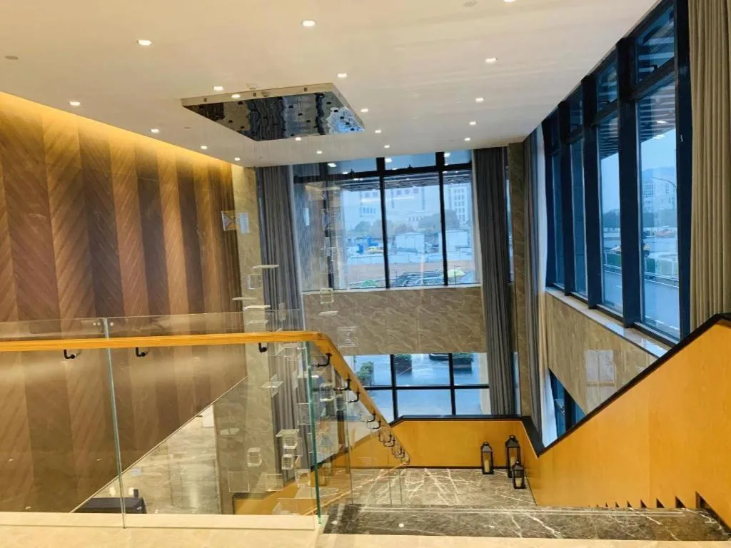 Yinhu Junyi Hotel（Wildlife Park）