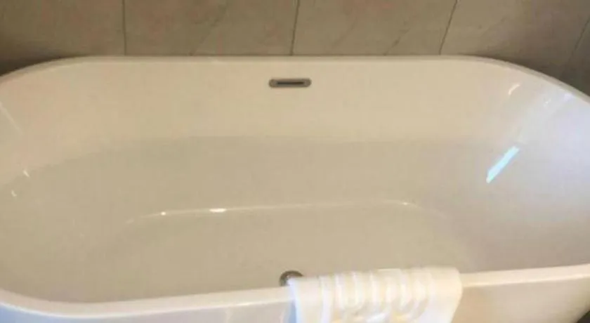 Yinhu Junyi Hotel（Wildlife Park）