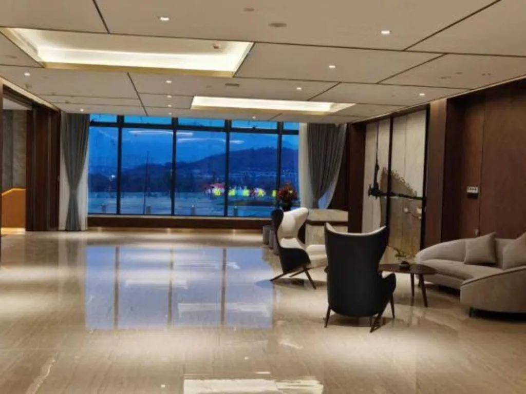 Yinhu Junyi Hotel（Wildlife Park）