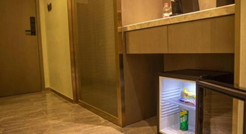 Yinhu Junyi Hotel（Wildlife Park）