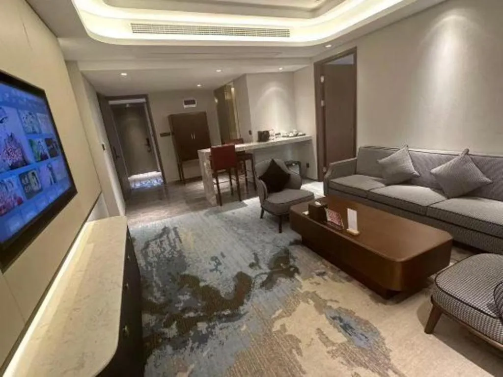 Yinhu Junyi Hotel（Wildlife Park）