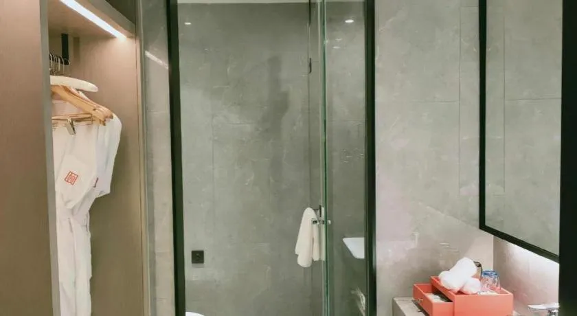 Yinhu Junyi Hotel（Wildlife Park）