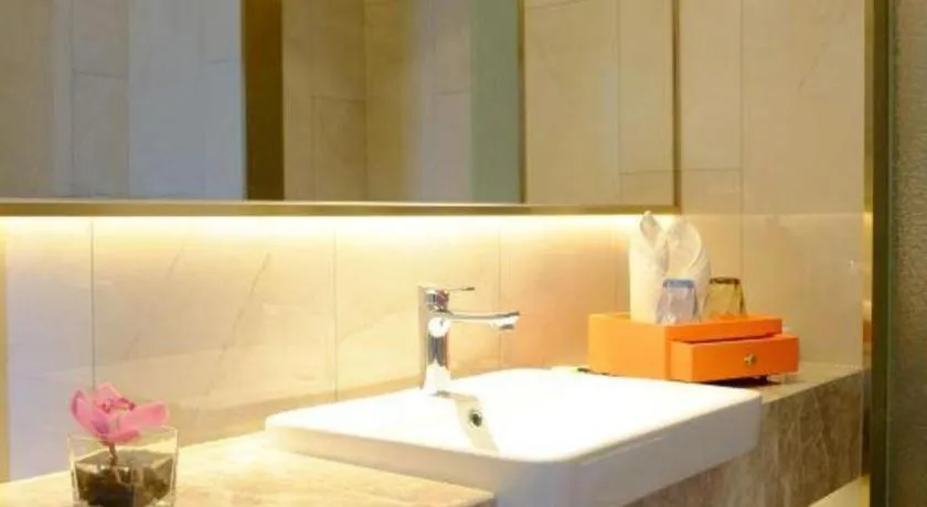 Yinhu Junyi Hotel（Wildlife Park）