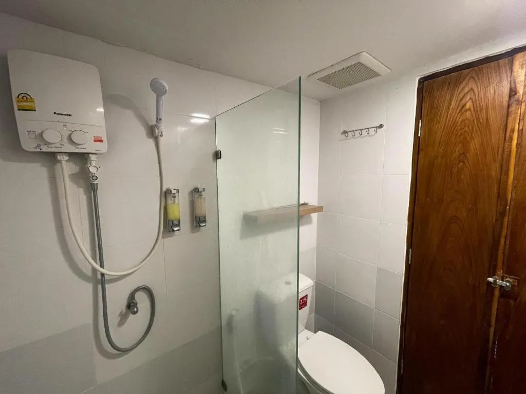 Warehouse18 Pool Cafe Resort