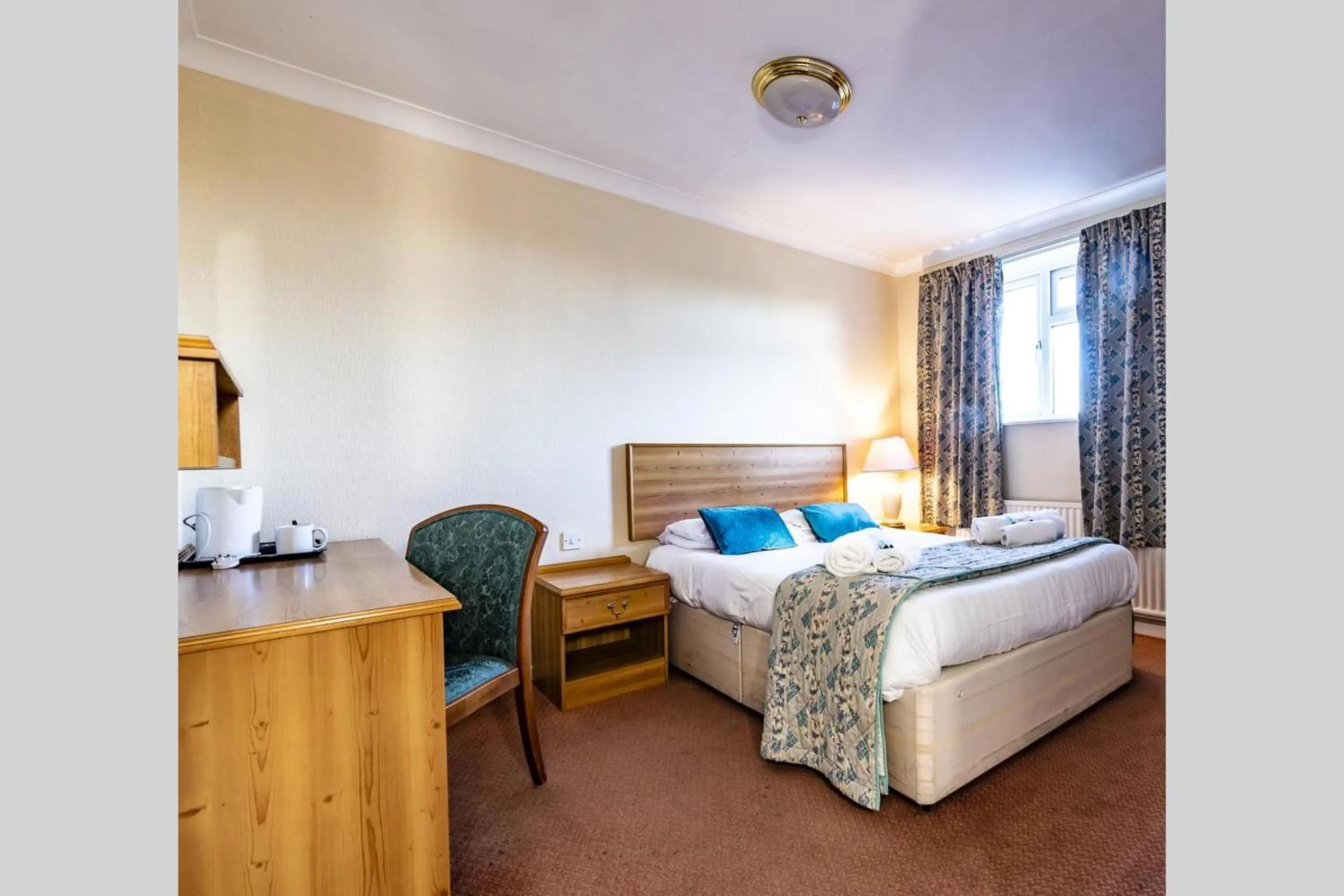 Bedroom in Paddington House Hotel