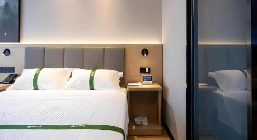 Bed in GreenTree Inn Express Bengbu Mohekou Town