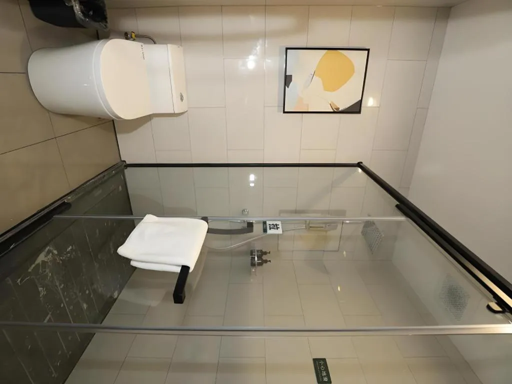 GreenTree Inn Express Fuyang University Town West High-Speed Railway Station