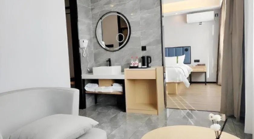 GreenTree Inn Express Qingdao Jiaodong International Airport