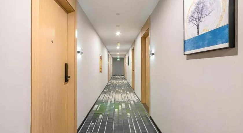 GreenTree Inn Express Qingdao Jiaodong International Airport