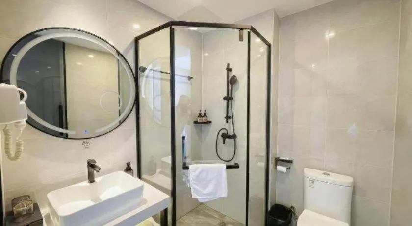 GreenTree Inn Express Qingdao Jiaodong International Airport