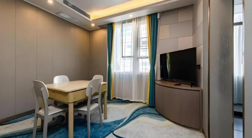 GELI Kunming North Railway Station Zoo