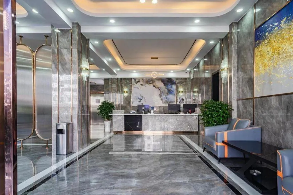 GELI Kunming North Railway Station Zoo