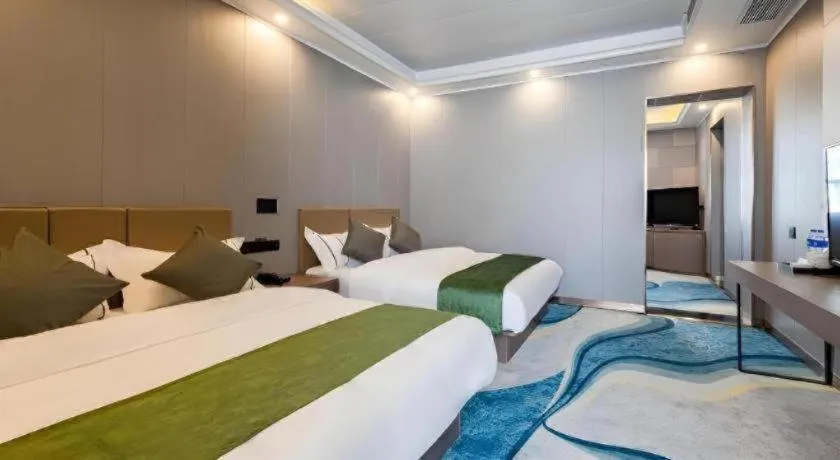 Bed in GELI Kunming North Railway Station Zoo