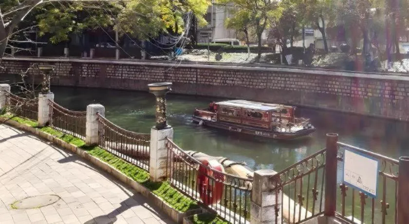 GELI Kunming North Railway Station Zoo