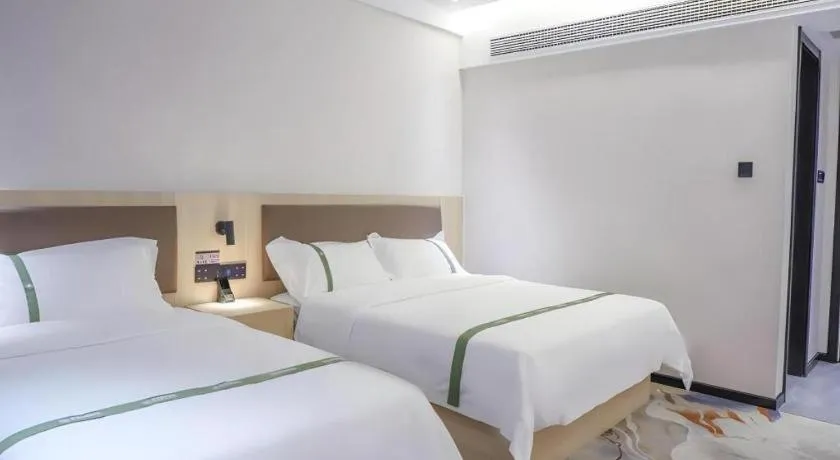 Bed in GreenTree Inn Express Hefei City Bus Station