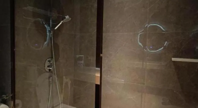 J HOTEL