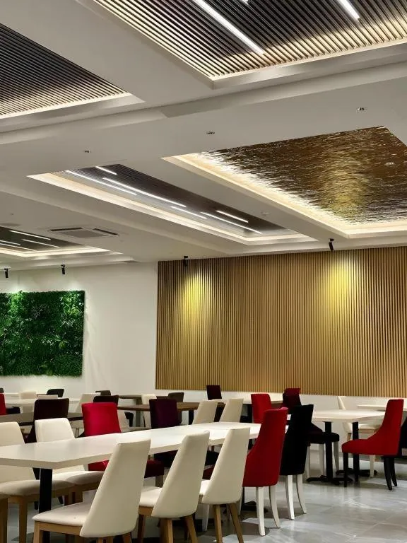 J HOTEL