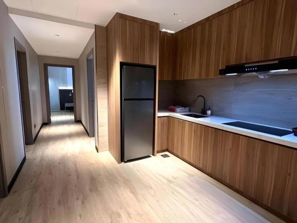 J HOTEL