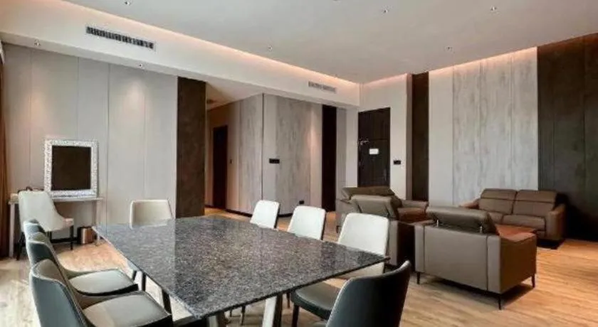 J HOTEL