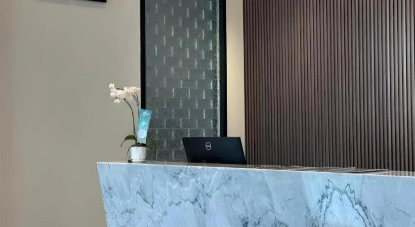 J HOTEL