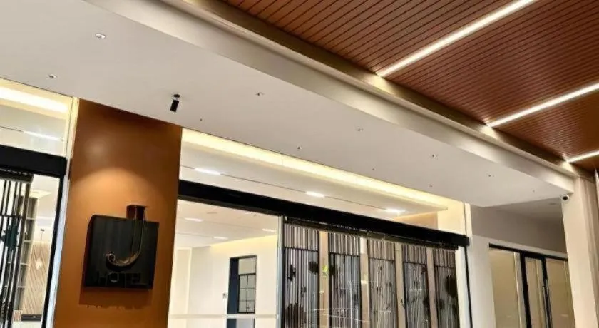 J HOTEL