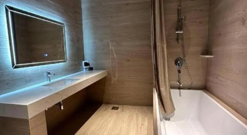 J HOTEL
