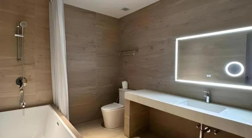 J HOTEL