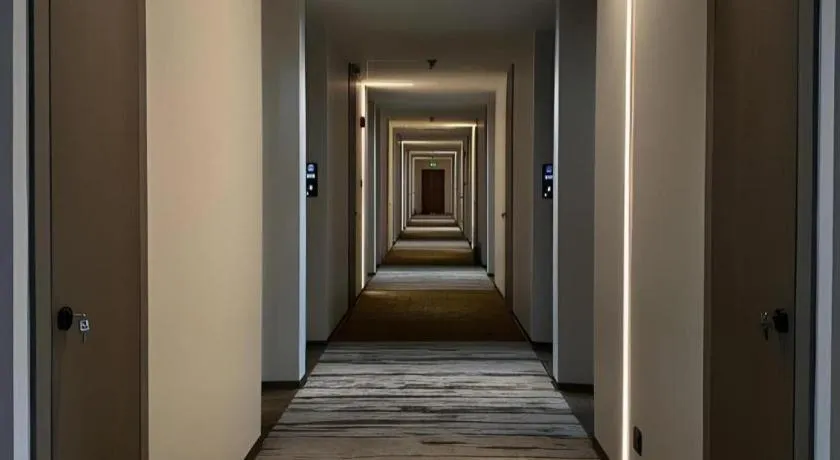 J HOTEL