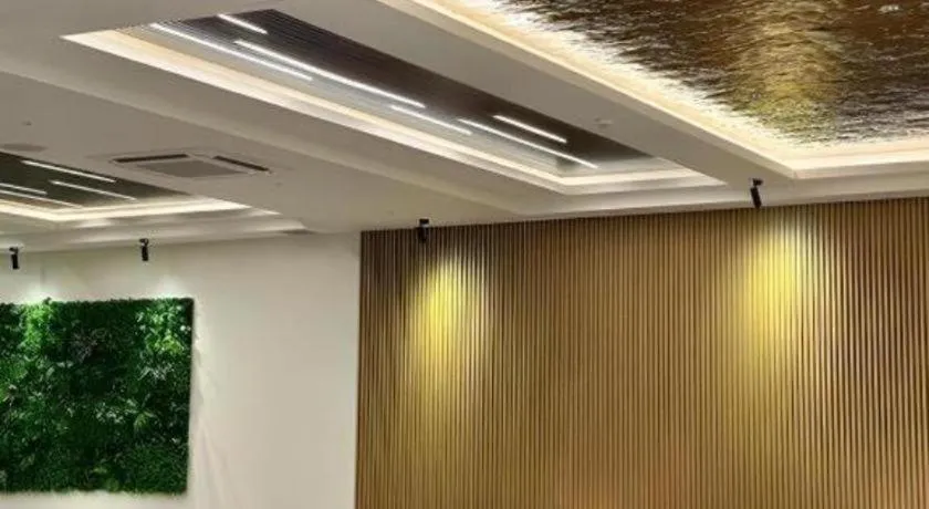 J HOTEL