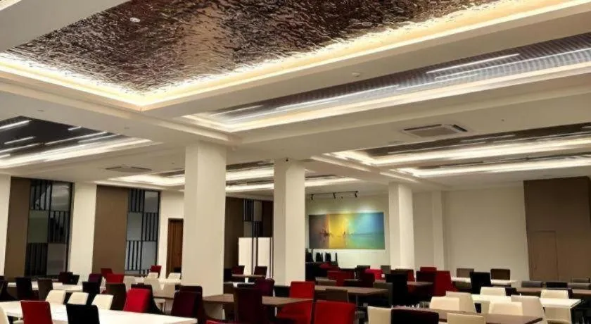 J HOTEL