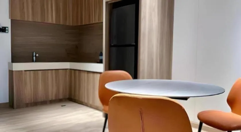 J HOTEL