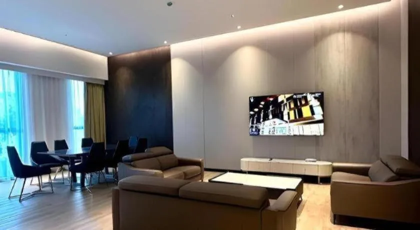J HOTEL